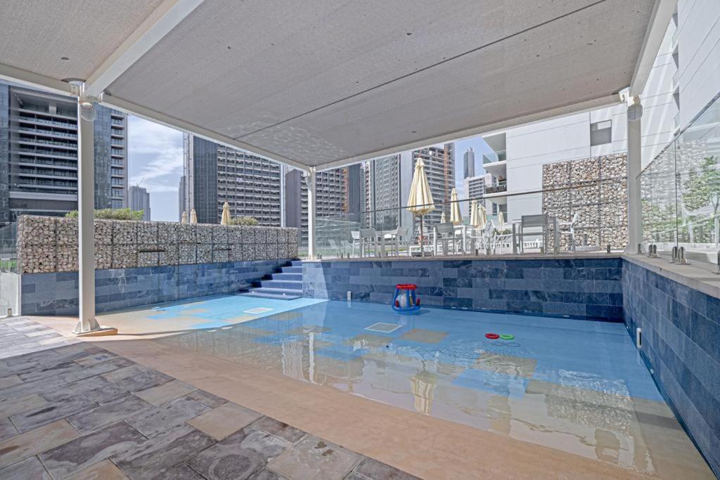 דובאי Alluring 1 Bd Apartment In Business Bay With Burj Khalifa View מראה חיצוני תמונה