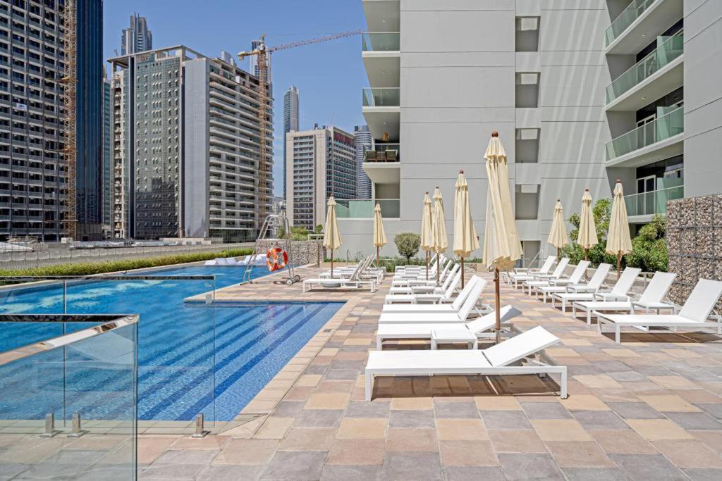 דובאי Alluring 1 Bd Apartment In Business Bay With Burj Khalifa View מראה חיצוני תמונה